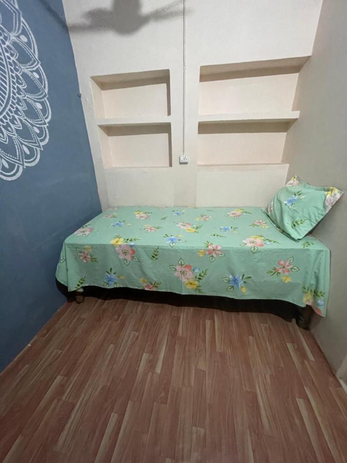 Indra Paying Guest House Варанаси Экстерьер фото